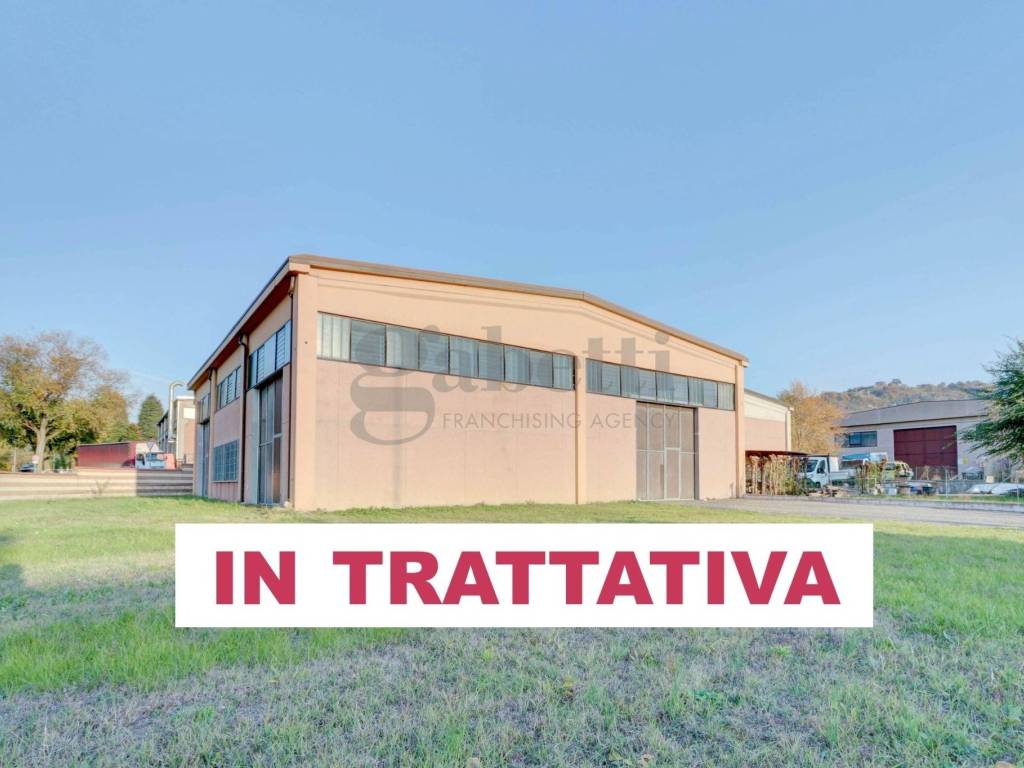 locale commerciale in vendita a Savignano sul Panaro in zona Garofano