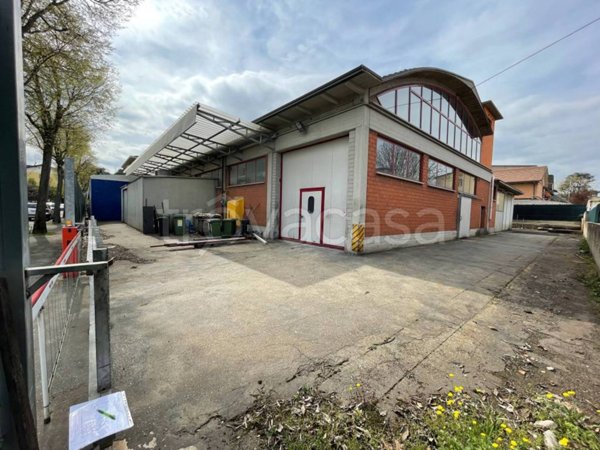 locale commerciale in vendita a Savignano sul Panaro in zona Formica