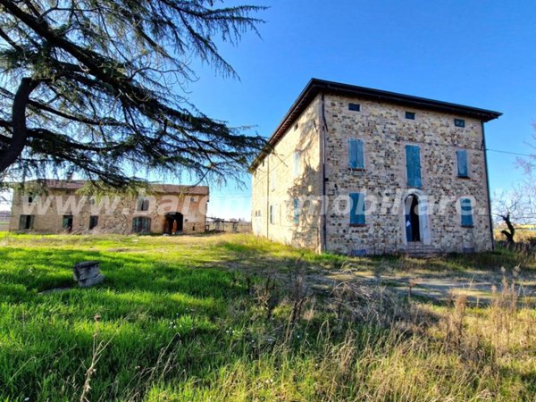 casa indipendente in vendita a Savignano sul Panaro in zona Magazzeno