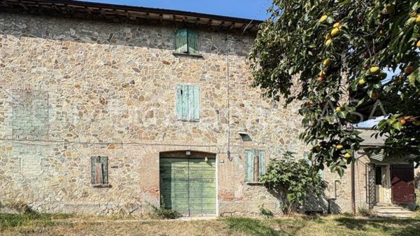 casa indipendente in vendita a Savignano sul Panaro in zona Formica