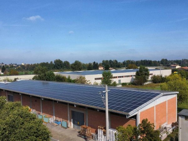 locale commerciale in vendita a Savignano sul Panaro in zona Formica