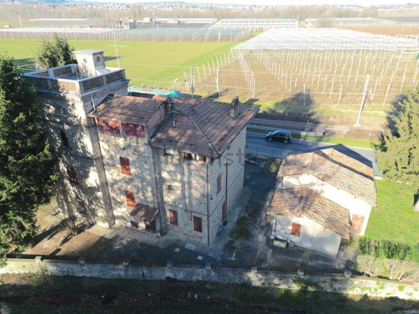 casa indipendente in vendita a Savignano sul Panaro in zona Magazzeno