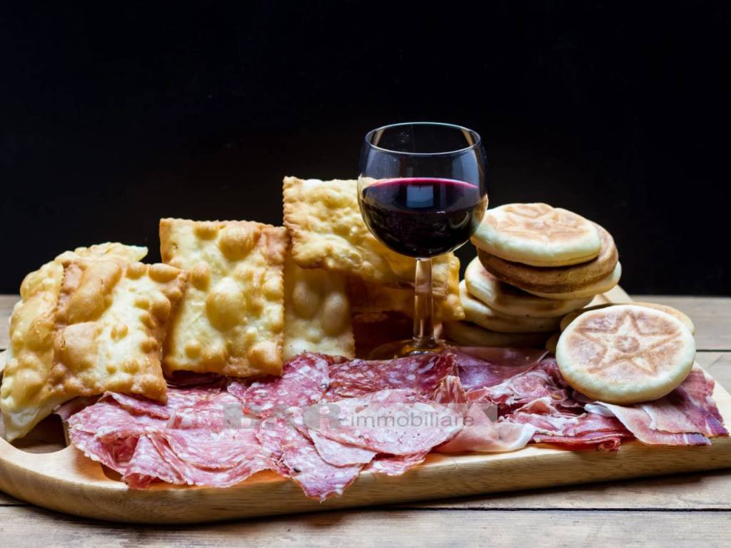 negozio in vendita a Savignano sul Panaro