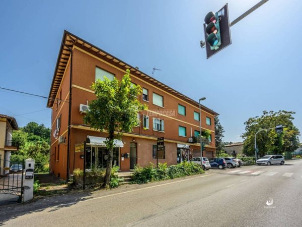 negozio in vendita a Savignano sul Panaro in zona Garofano