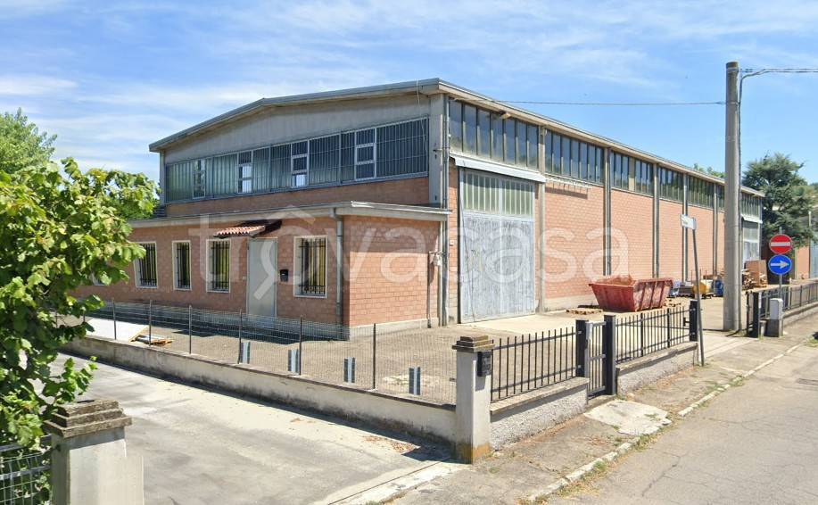 locale commerciale in vendita a Savignano sul Panaro in zona Formica