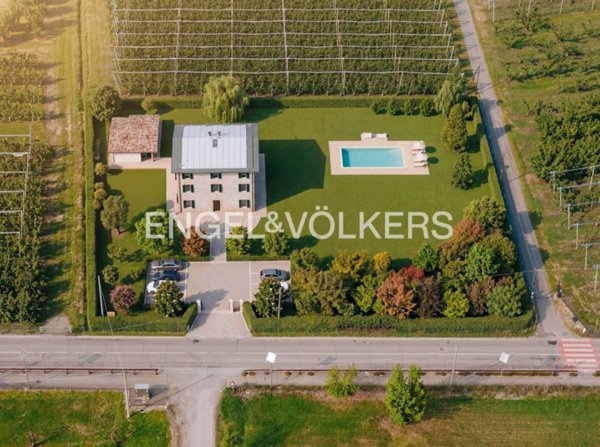 casa indipendente in vendita a Savignano sul Panaro in zona Formica