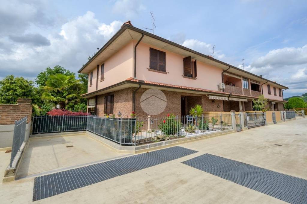 casa indipendente in vendita a Savignano sul Panaro in zona Formica