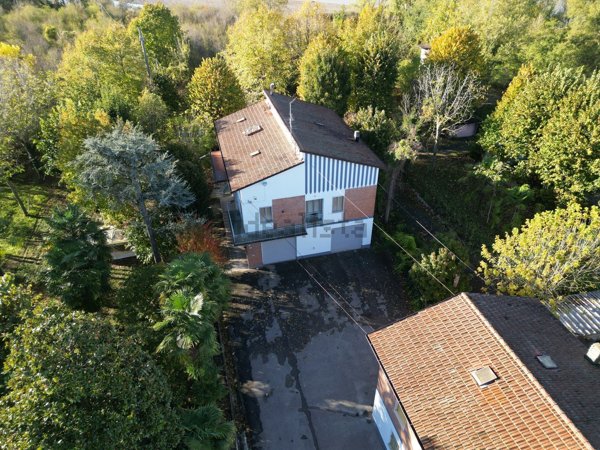 casa indipendente in vendita a Savignano sul Panaro in zona Magazzeno