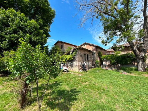 casa indipendente in vendita a Savignano sul Panaro in zona Magazzeno