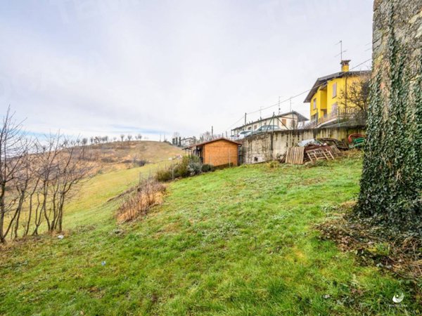 casa indipendente in vendita a Serramazzoni in zona Montagnana