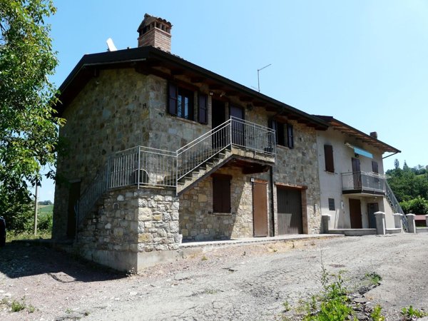 quadrivano in vendita a Serramazzoni in zona Pompeano