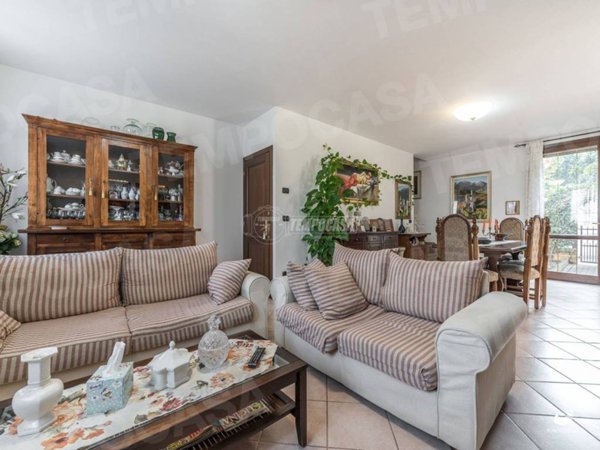 casa indipendente in vendita a Serramazzoni in zona Pazzano
