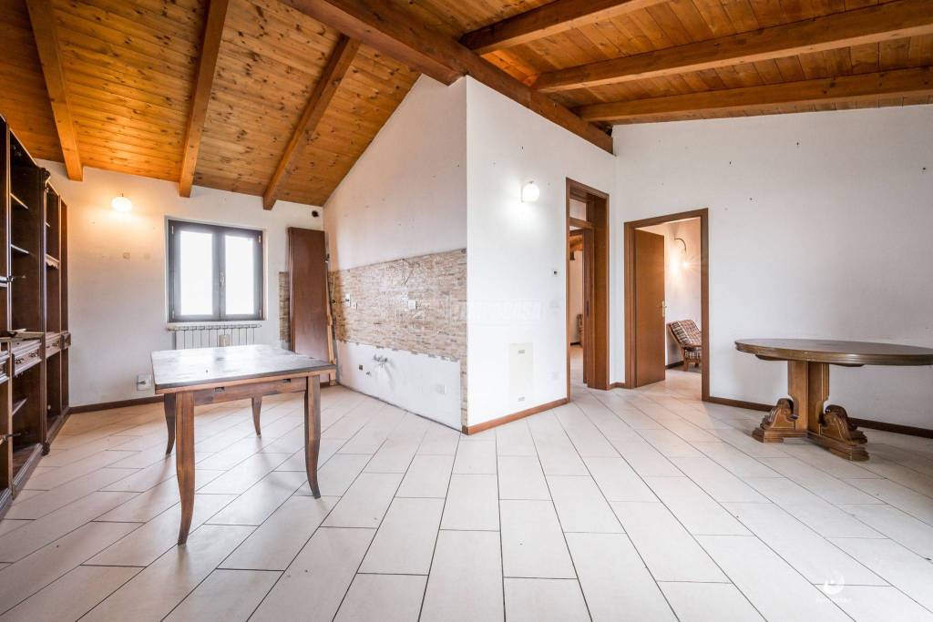 casa indipendente in vendita a Serramazzoni in zona Pompeano