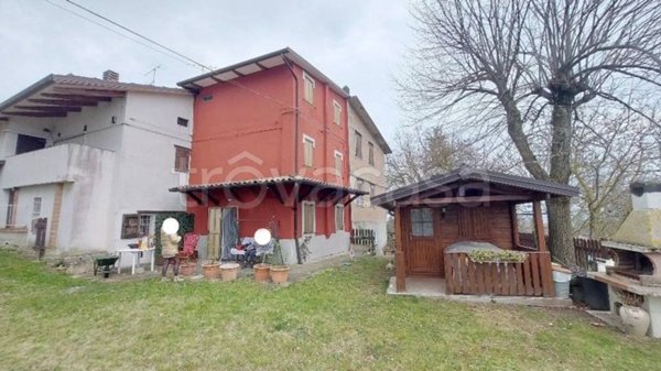 casa indipendente in vendita a Serramazzoni in zona Riccò