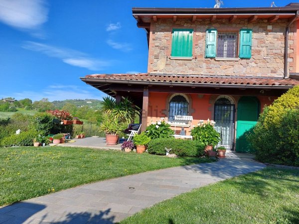 casa indipendente in vendita a Serramazzoni in zona San Dalmazio