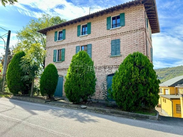 casa indipendente in vendita a Serramazzoni in zona Riccò