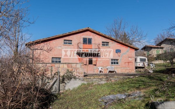 casa indipendente in vendita a Serramazzoni in zona Riccò