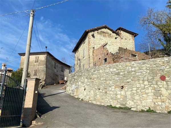 casa indipendente in vendita a Serramazzoni in zona Montagnana