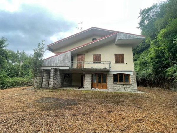casa indipendente in vendita a Serramazzoni in zona Ligorzano