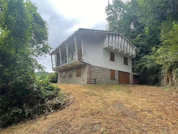 casa indipendente in vendita a Serramazzoni in zona Ligorzano