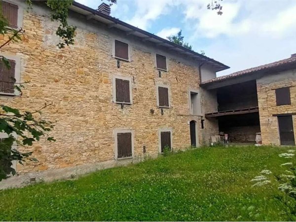 casa indipendente in vendita a Serramazzoni in zona Faeto