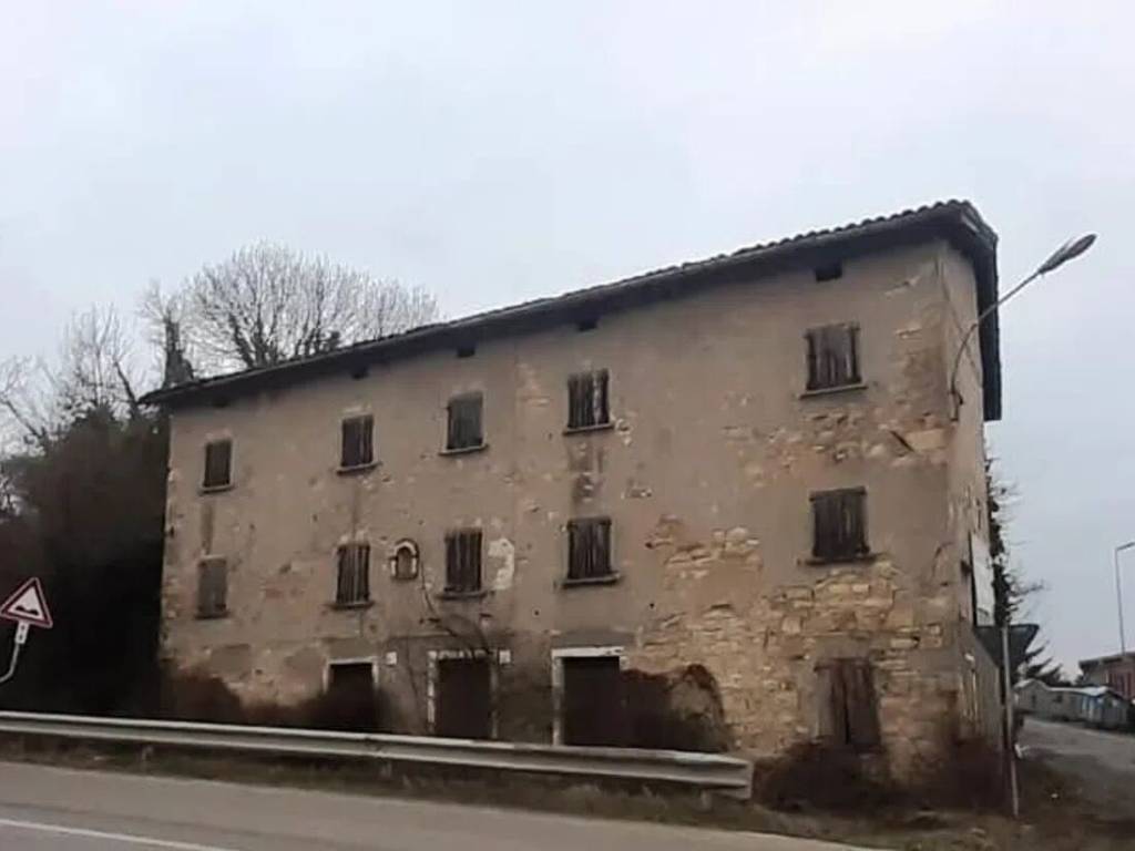 esavano in vendita a Serramazzoni