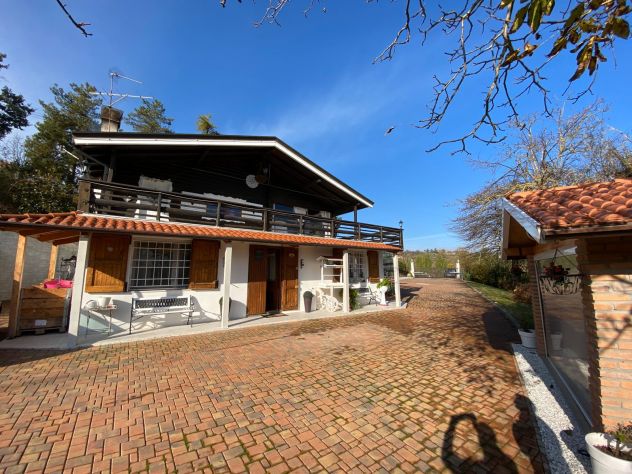 casa indipendente in vendita a Serramazzoni in zona Riccò