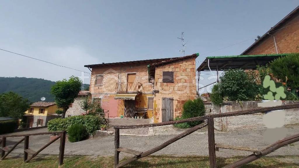 appartamento in vendita a Serramazzoni in zona Pompeano