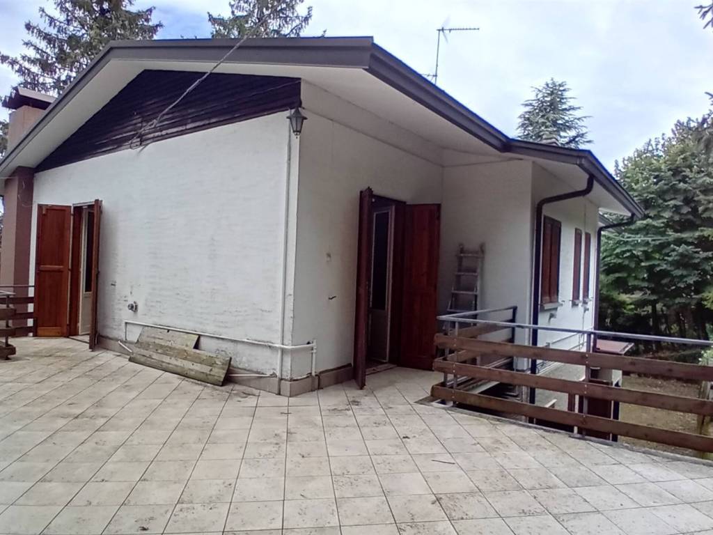 casa indipendente in vendita a Serramazzoni