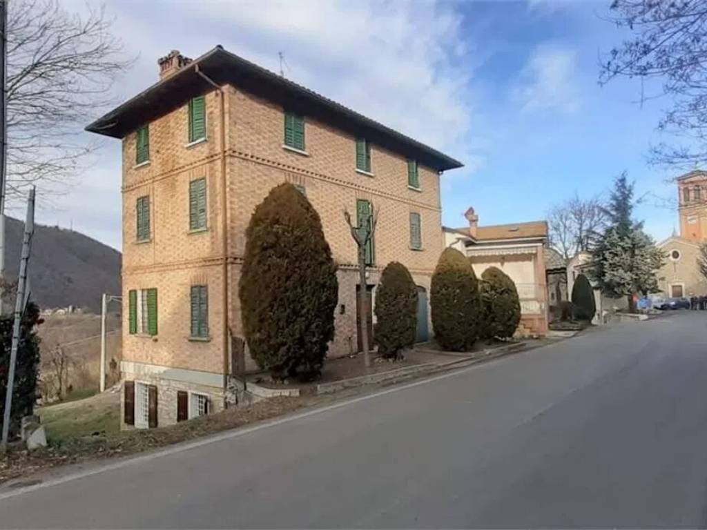 casa indipendente in vendita a Serramazzoni in zona Riccò