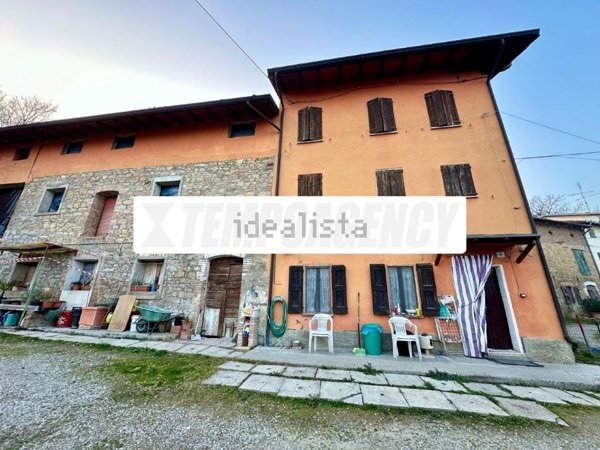 casa indipendente in vendita a Serramazzoni in zona Riccò