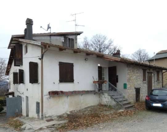 appartamento in vendita a Serramazzoni in zona Pompeano