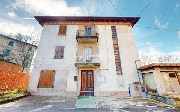 appartamento in vendita a Serramazzoni in zona Varana
