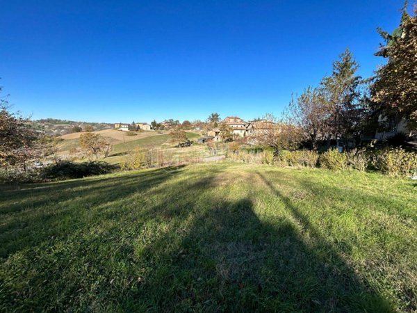casa indipendente in vendita a Serramazzoni in zona Pazzano