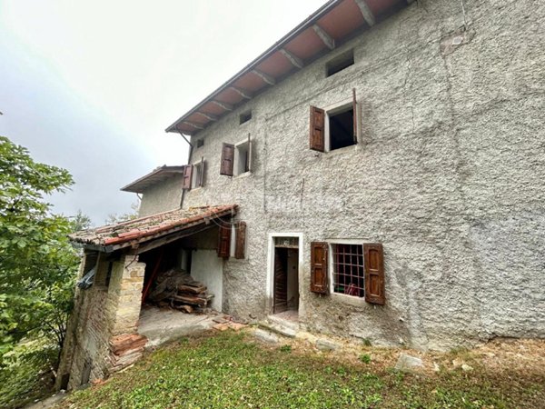 appartamento in vendita a Serramazzoni in zona Pazzano