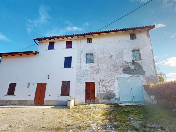 casa indipendente in vendita a Serramazzoni in zona Selva