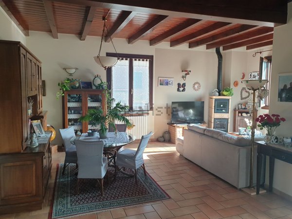 casa indipendente in vendita a Serramazzoni in zona Pazzano