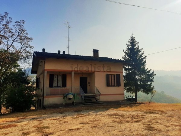 casa indipendente in vendita a Serramazzoni in zona Pazzano