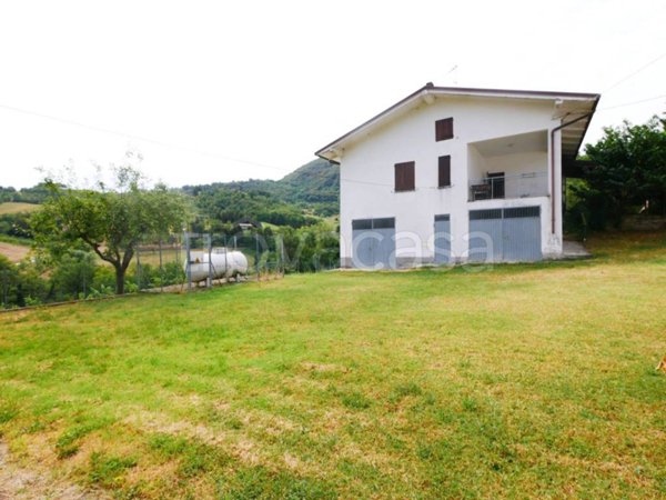 appartamento in vendita a Serramazzoni in zona Valle