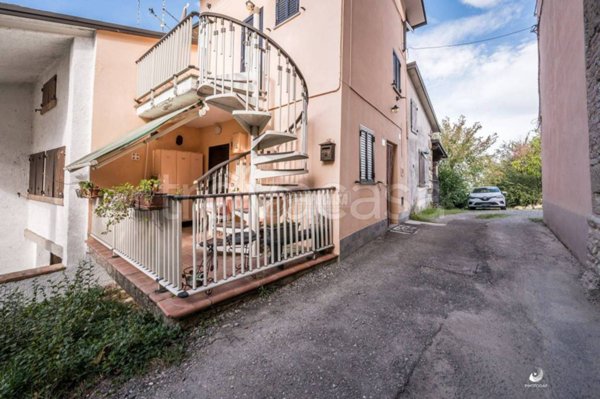 casa indipendente in vendita a Serramazzoni in zona Varana
