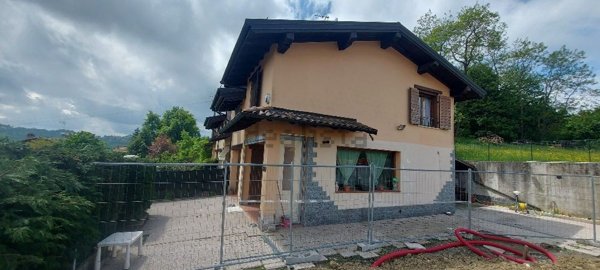 casa indipendente in vendita a Serramazzoni