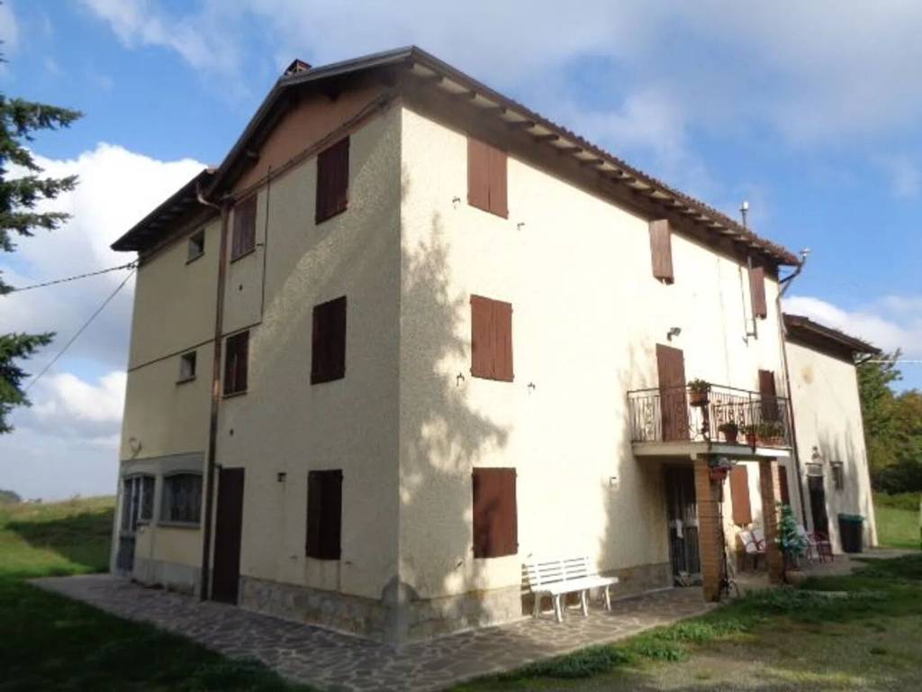 casa indipendente in vendita a Serramazzoni
