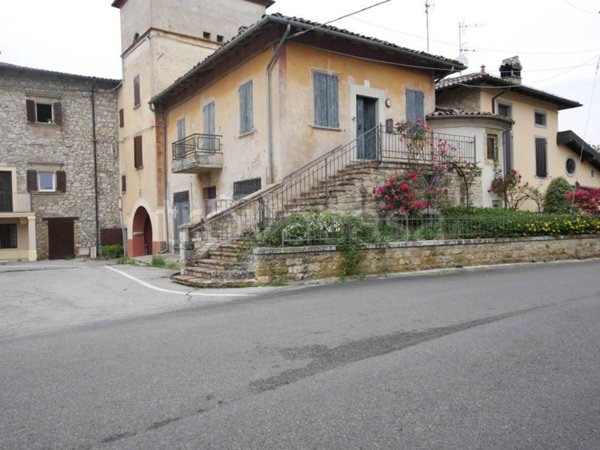 casa indipendente in vendita a Serramazzoni in zona San Dalmazio