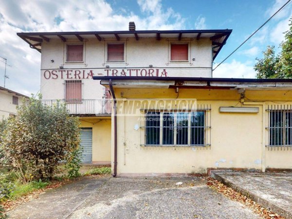 intera palazzina in vendita a Serramazzoni in zona Montagnana