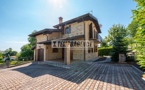 casa indipendente in vendita a Serramazzoni in zona Faeto