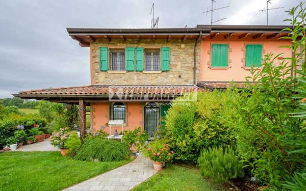 casa indipendente in vendita a Serramazzoni in zona San Dalmazio