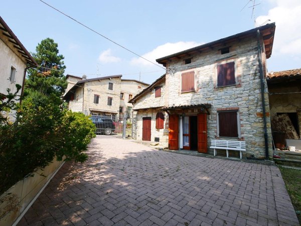 casa indipendente in vendita a Serramazzoni in zona Faeto