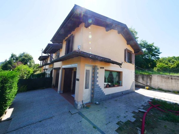 casa indipendente in vendita a Serramazzoni in zona Rocca Santa Maria