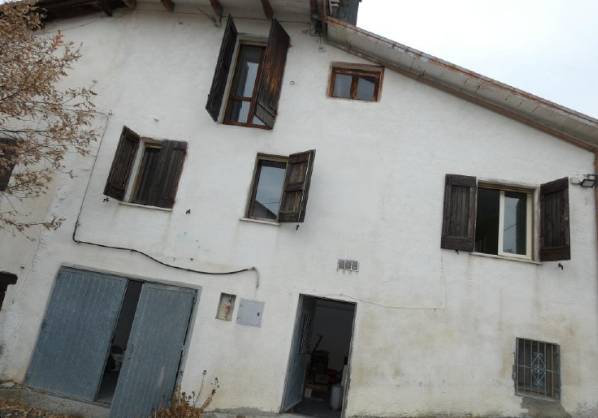 appartamento in vendita a Serramazzoni in zona Pompeano