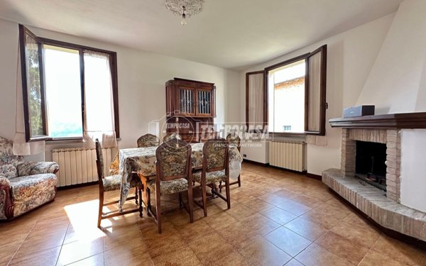 casa indipendente in vendita a Serramazzoni in zona Pazzano